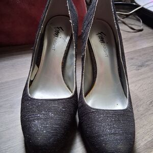 FIONI Clothing Shimmering Dark Heels